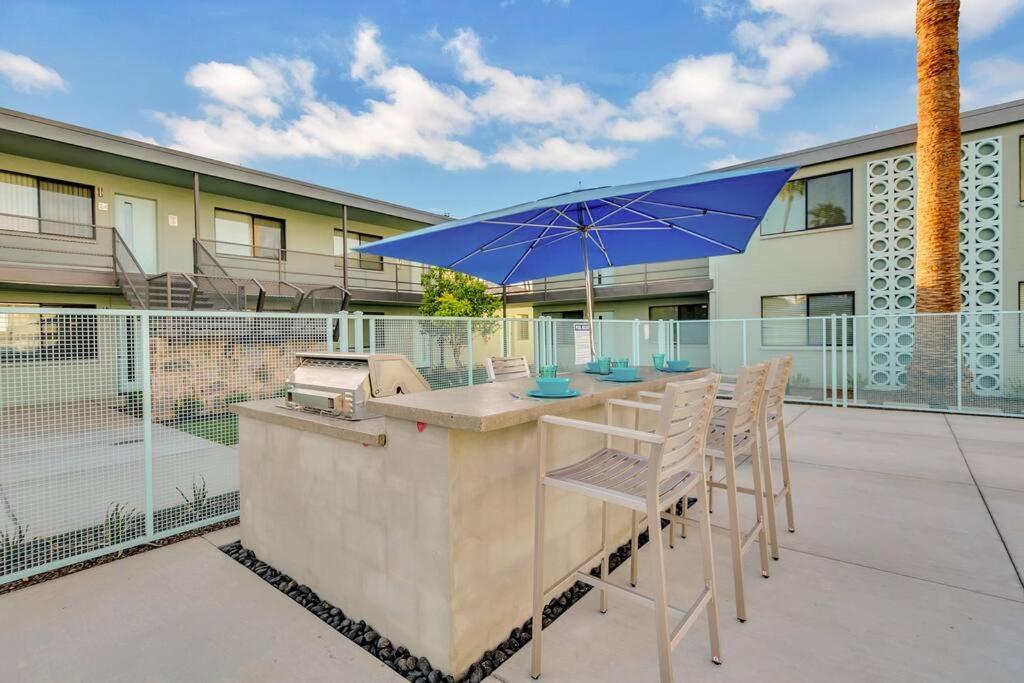 Micro Studio With Balcony & Pool View - Walk To Ot 斯科茨 外观 照片