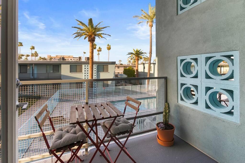 Micro Studio With Balcony & Pool View - Walk To Ot 斯科茨 外观 照片